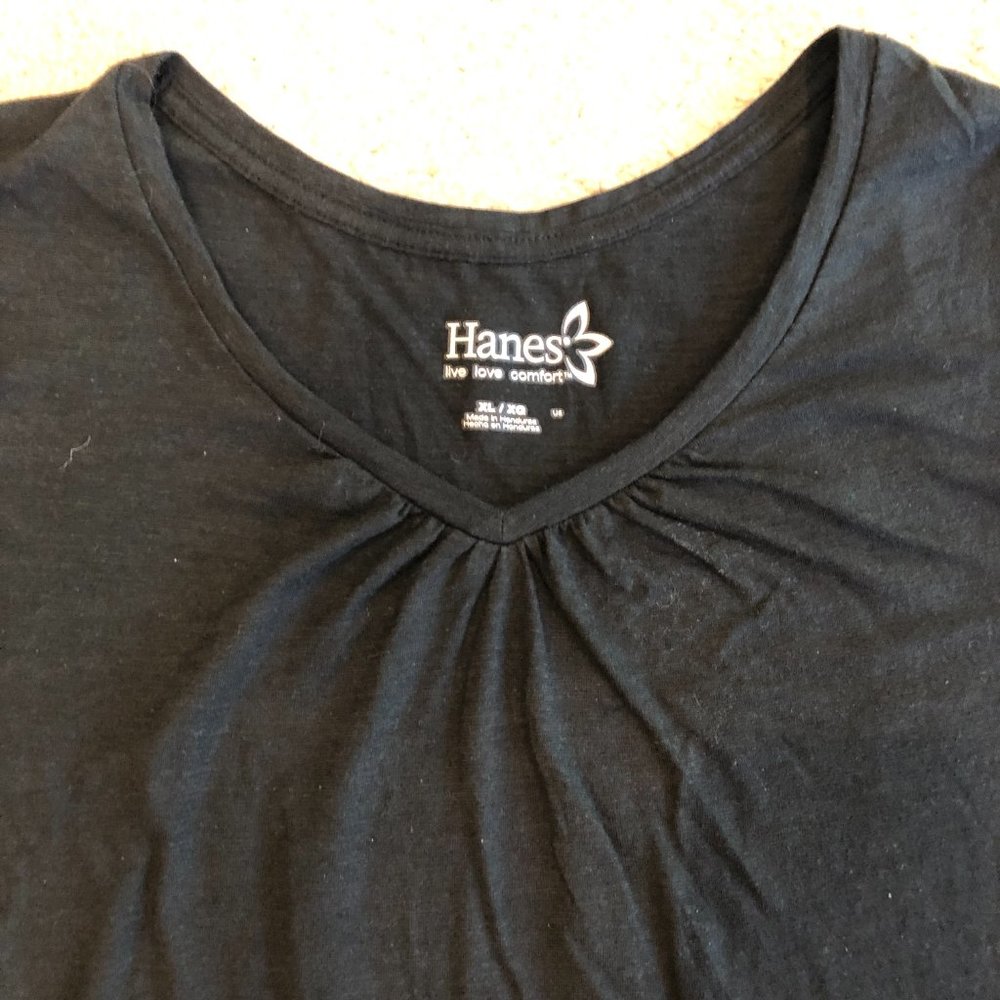 Hanes Live Love Comfort Black Striated V-neck Cap Short-Sleeve Women's Tee Top - Picture 4 of 8
